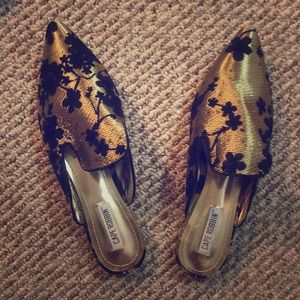 Brand new Cape Robin Jacquard print mules, sz 8.5